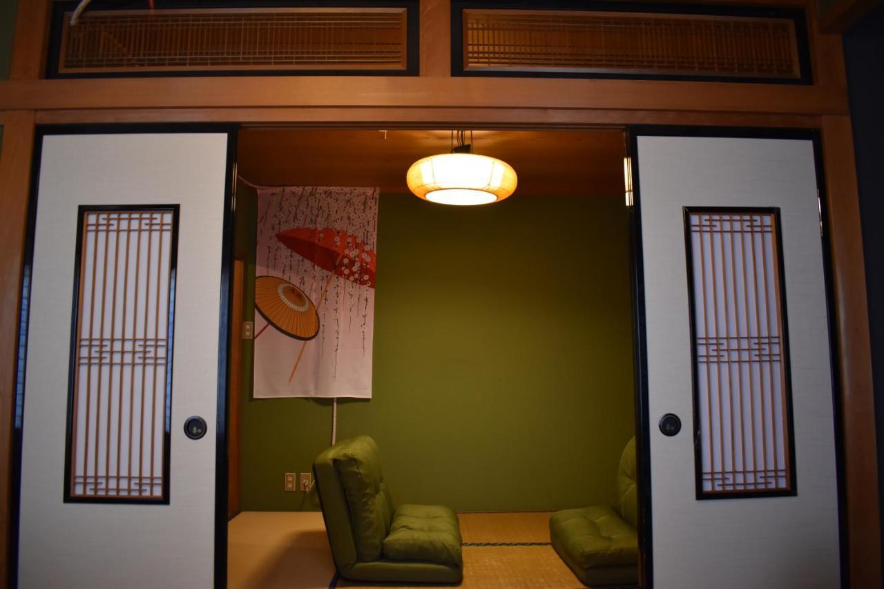 Cheaper For 6Th & 7Th Guest 市街地中心部 一棟貸しの宿 Guest House Don'S Home Takayama  Exterior foto